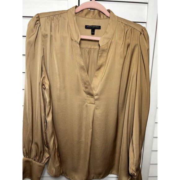 Banana Republic Volume Sleeve Satin Split Neck Blouse Size Large Afternoon Latte - Picture 3 of 11